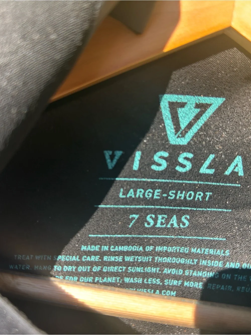 VISSLA Men's 3/2mm Black Full-Body Rash Guard Wetsuit